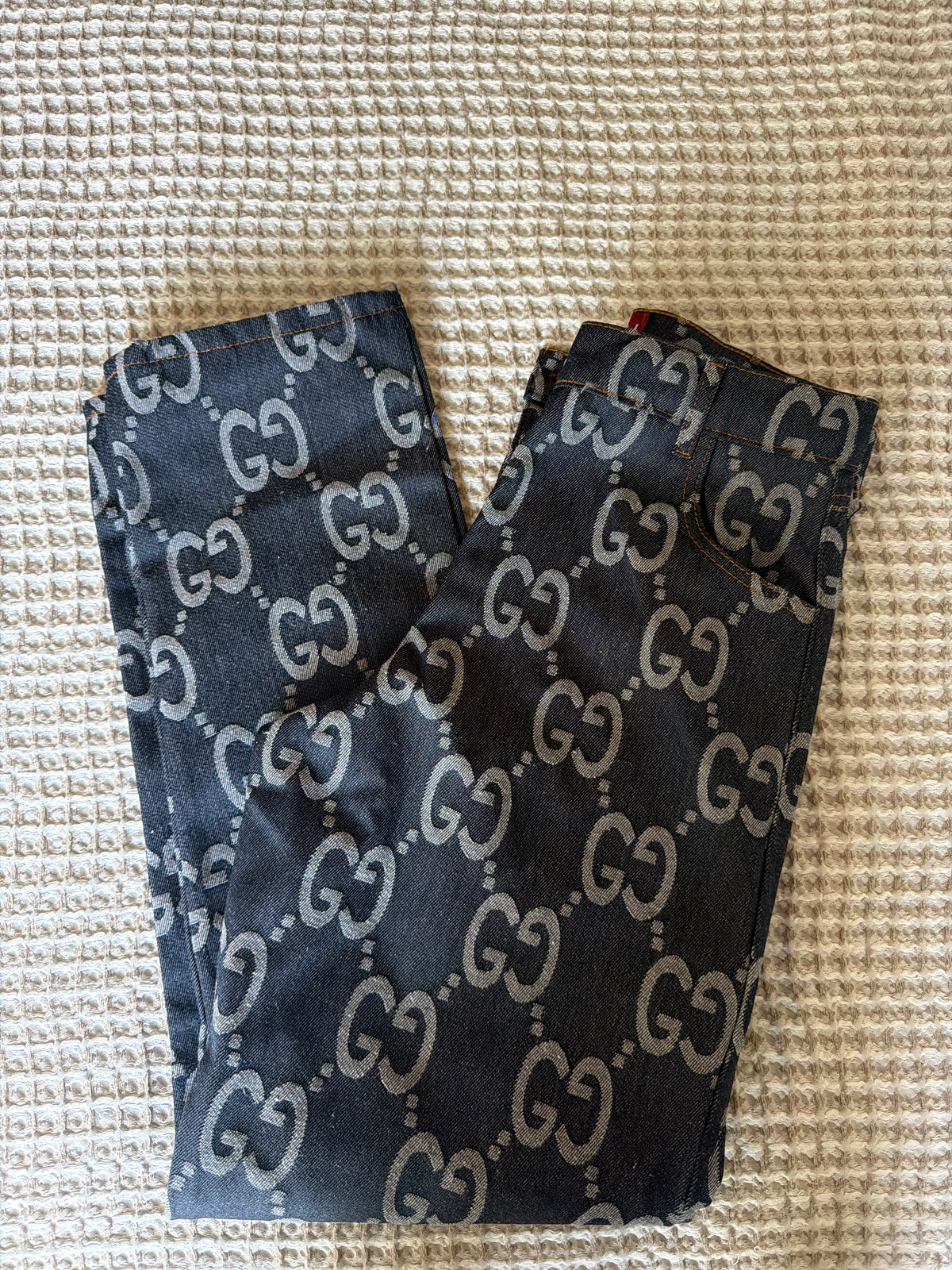 Logo jeans