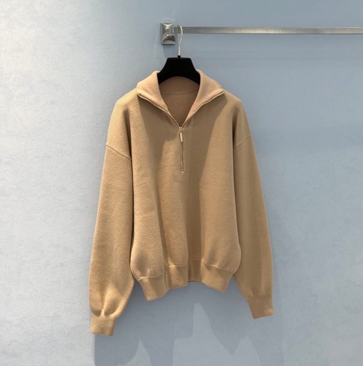 Zip pull