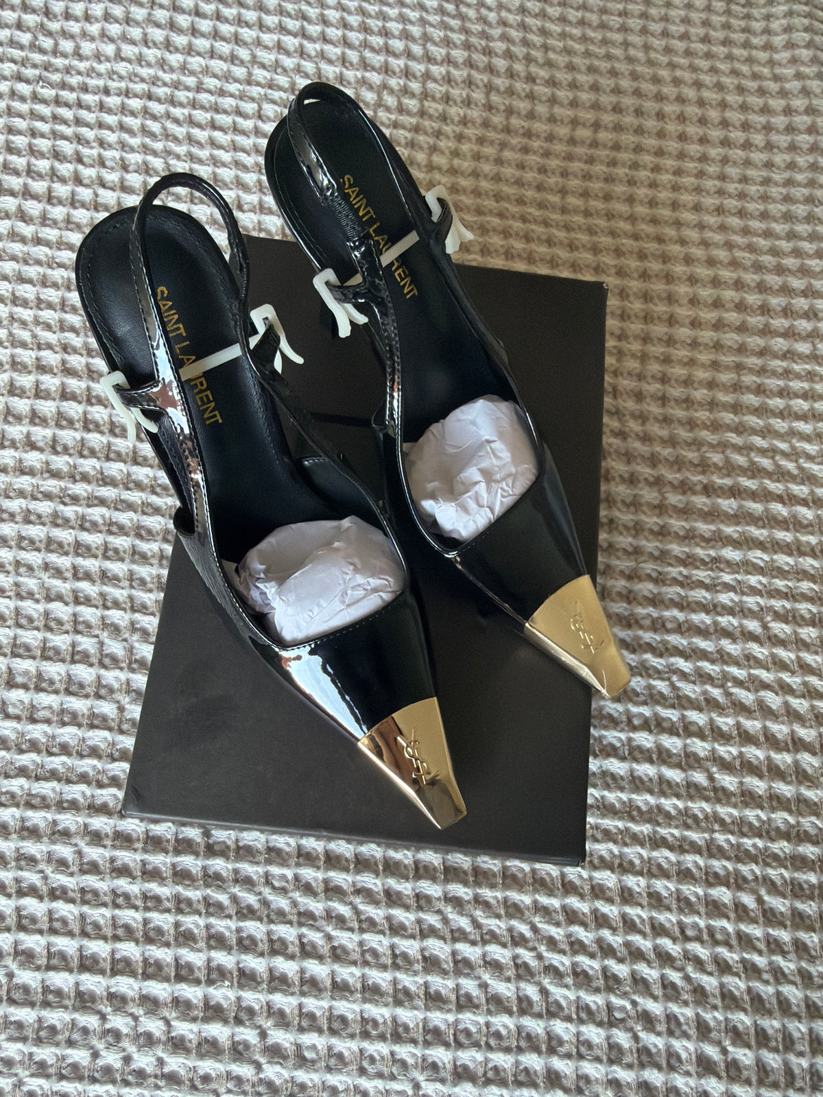 Heels gold nose 38