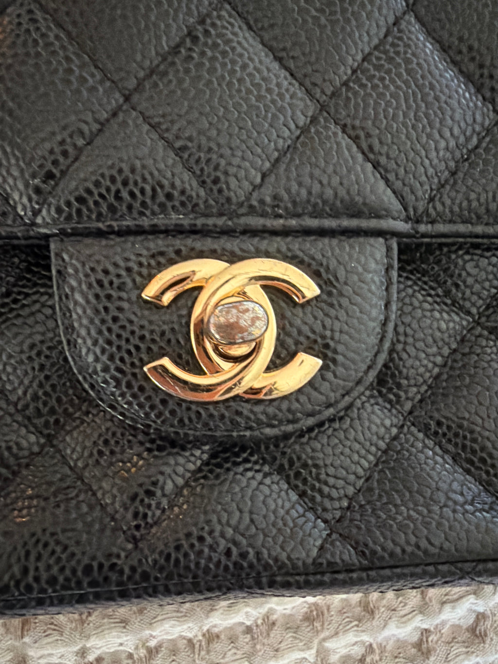 Flap black