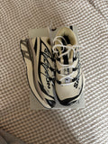 Sneaker size 37