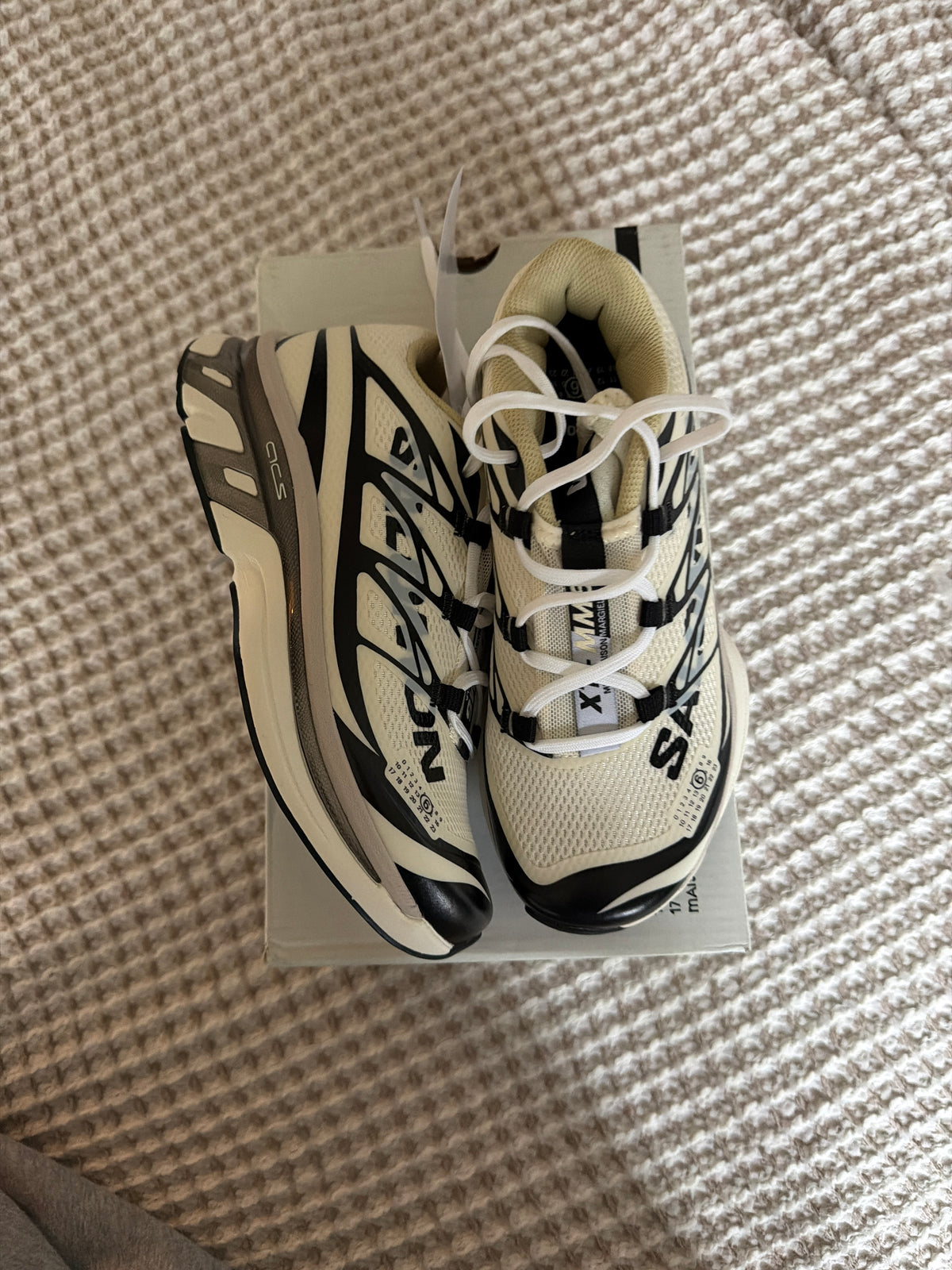 Sneaker size 37