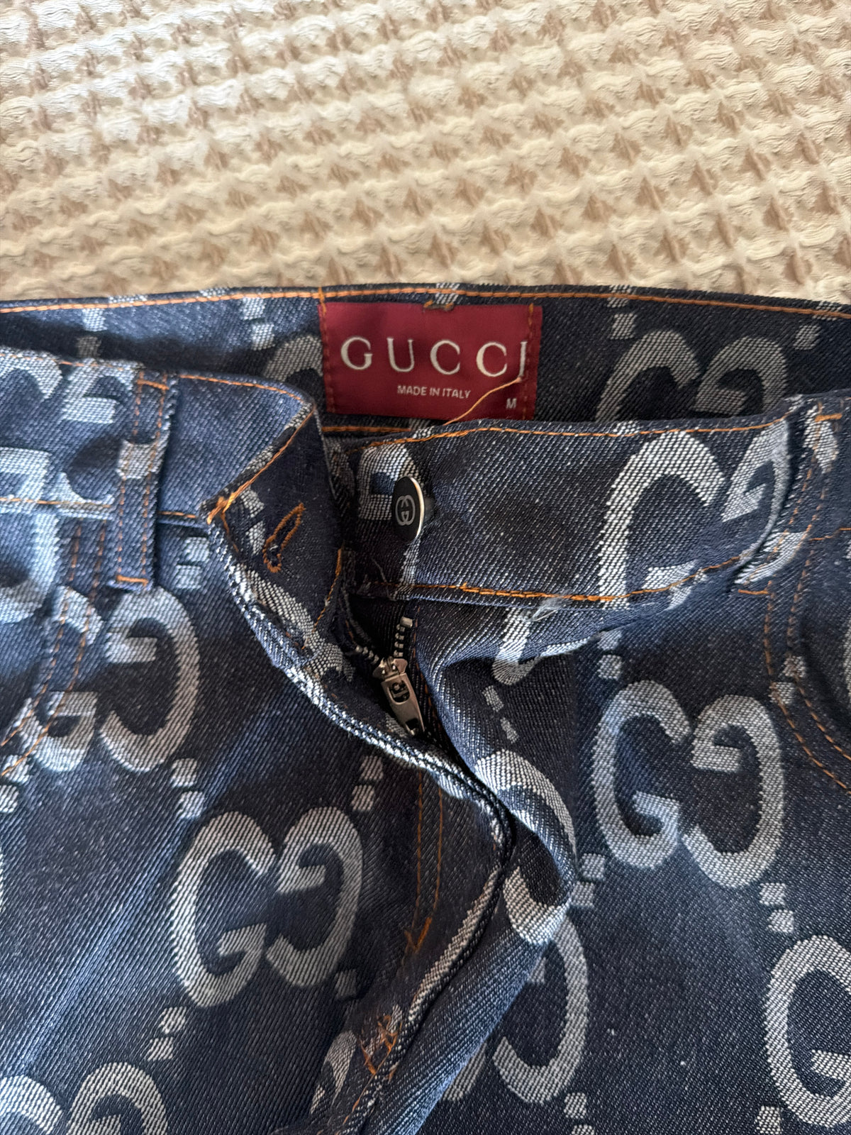 Logo jeans