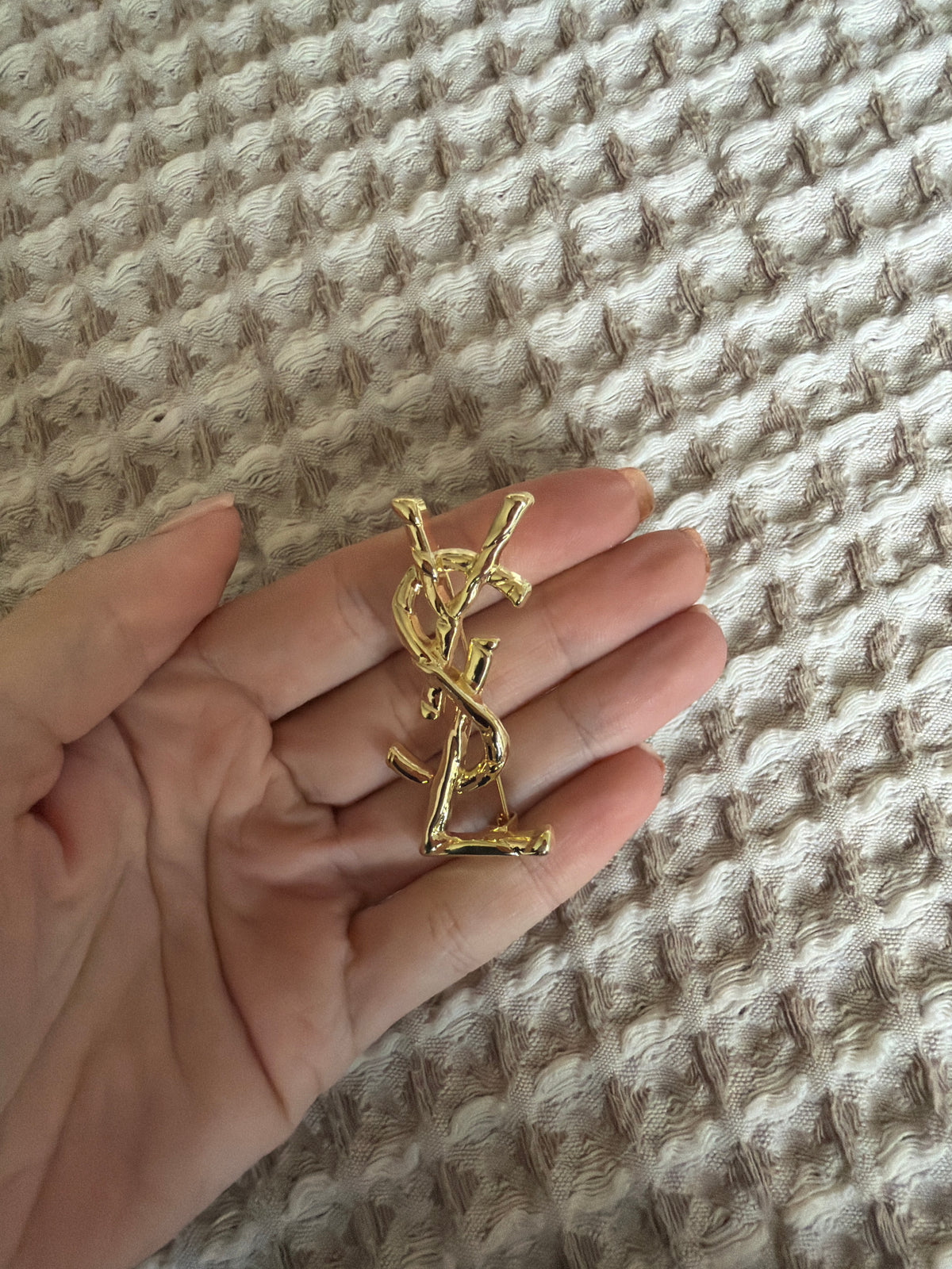 Broche