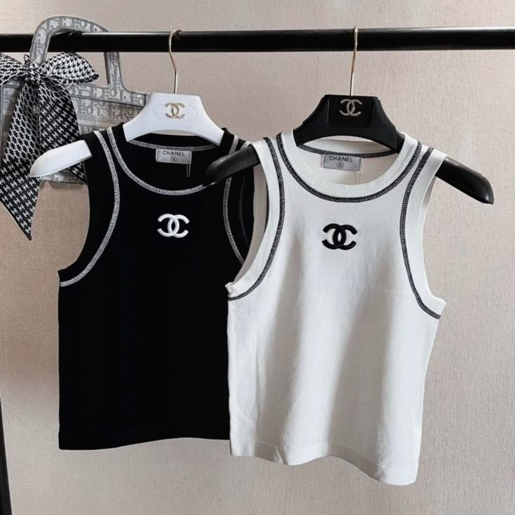 Blackwhite tops