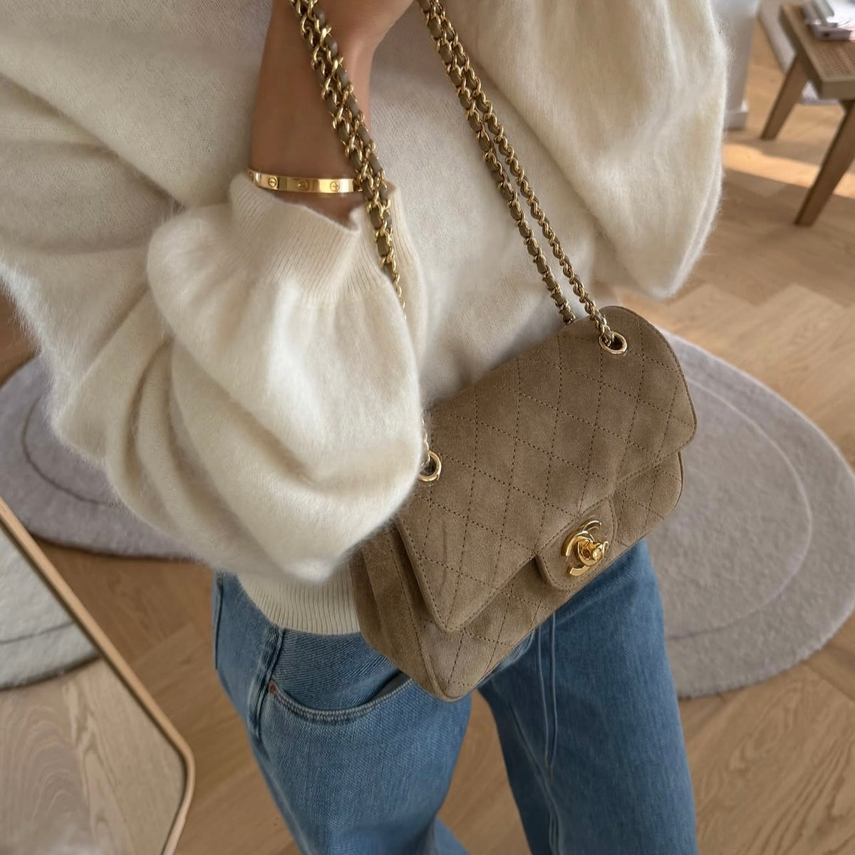 Flap bag sued medium