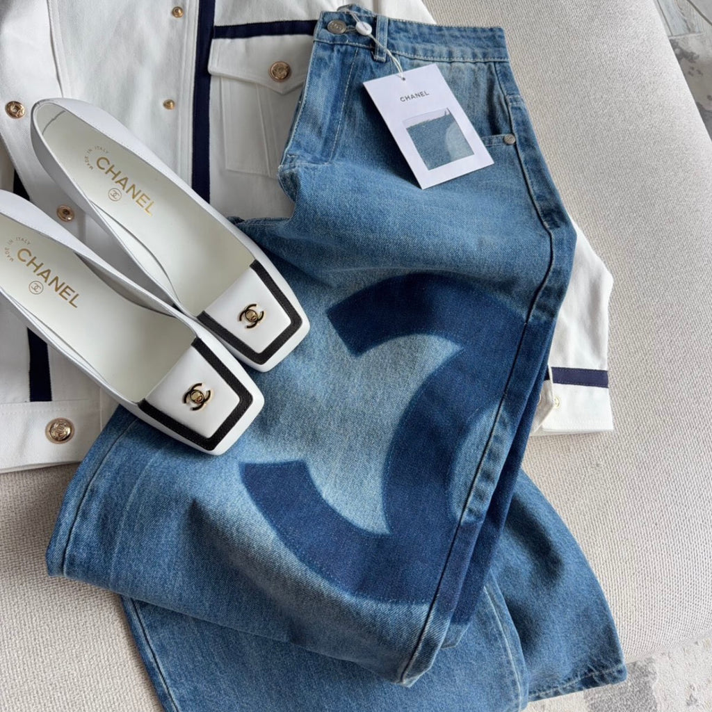 Logo jeans