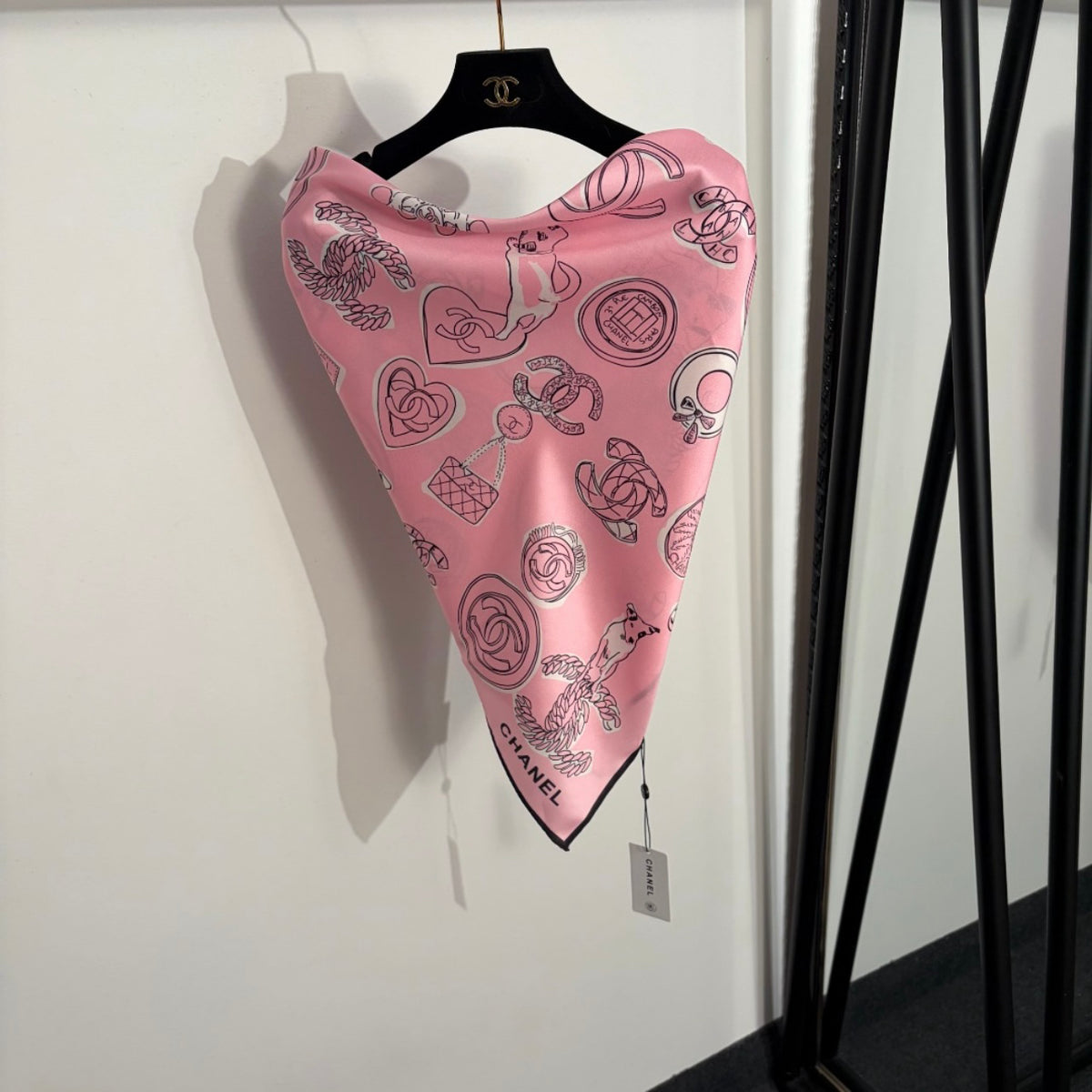 Pink scarftop