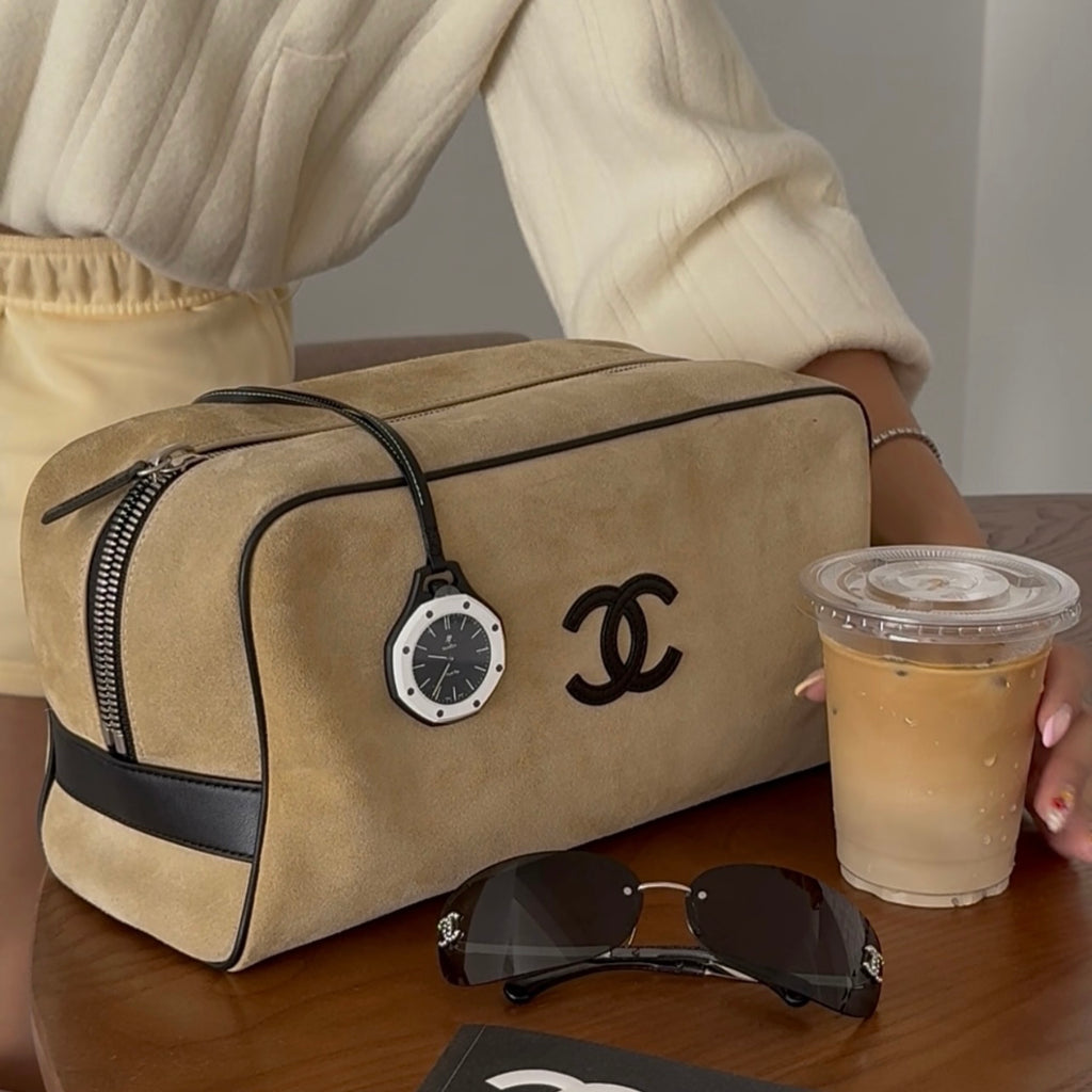 Pouch bag sued