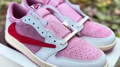 Scot hot pink sneaker