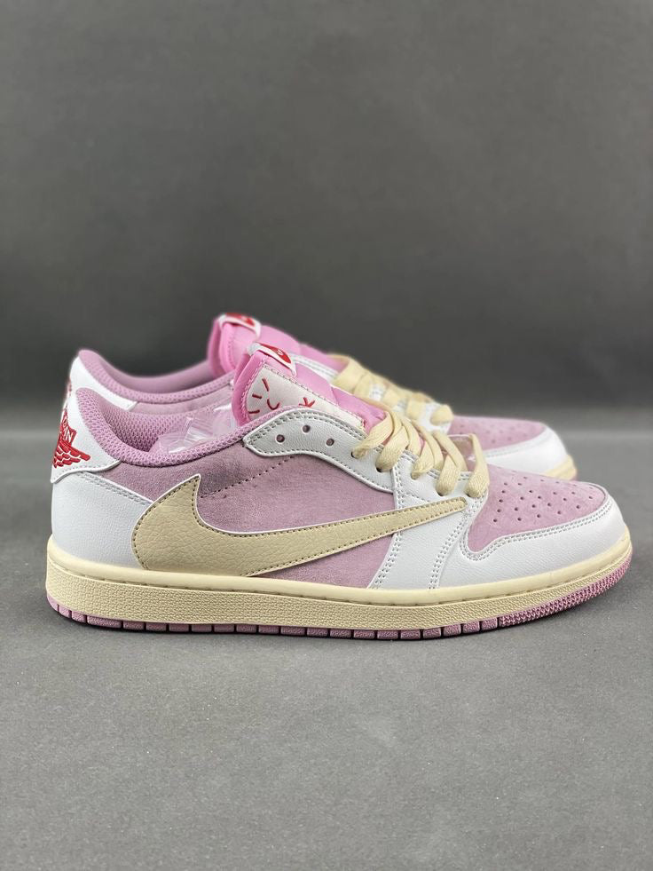 Scott sneakers pink