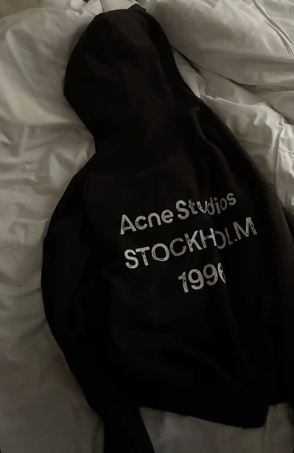 STUDIO HOODIE