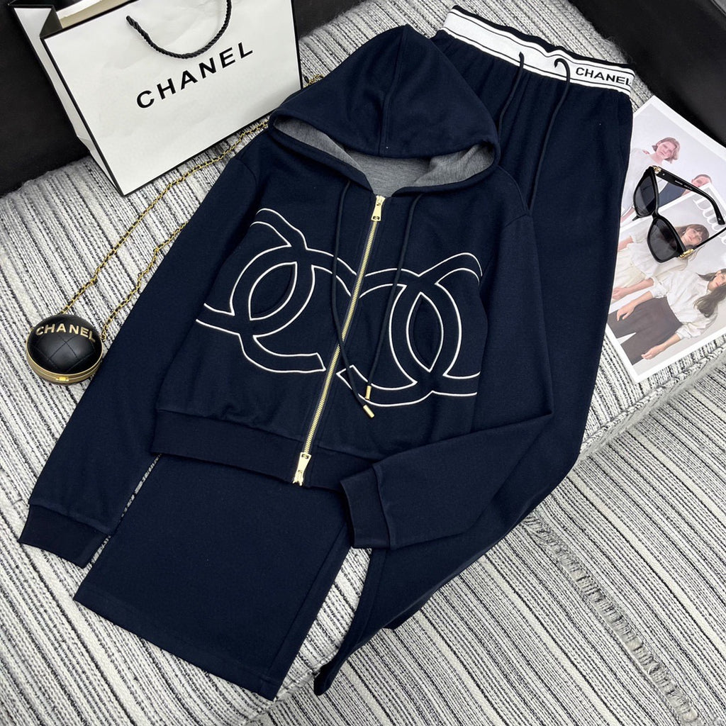 TRACKSUIT